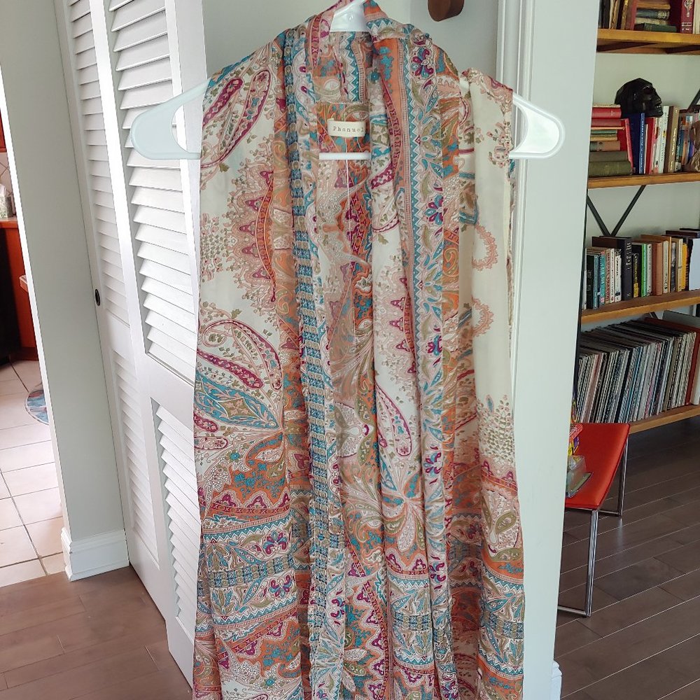Scarf / vest style top layer